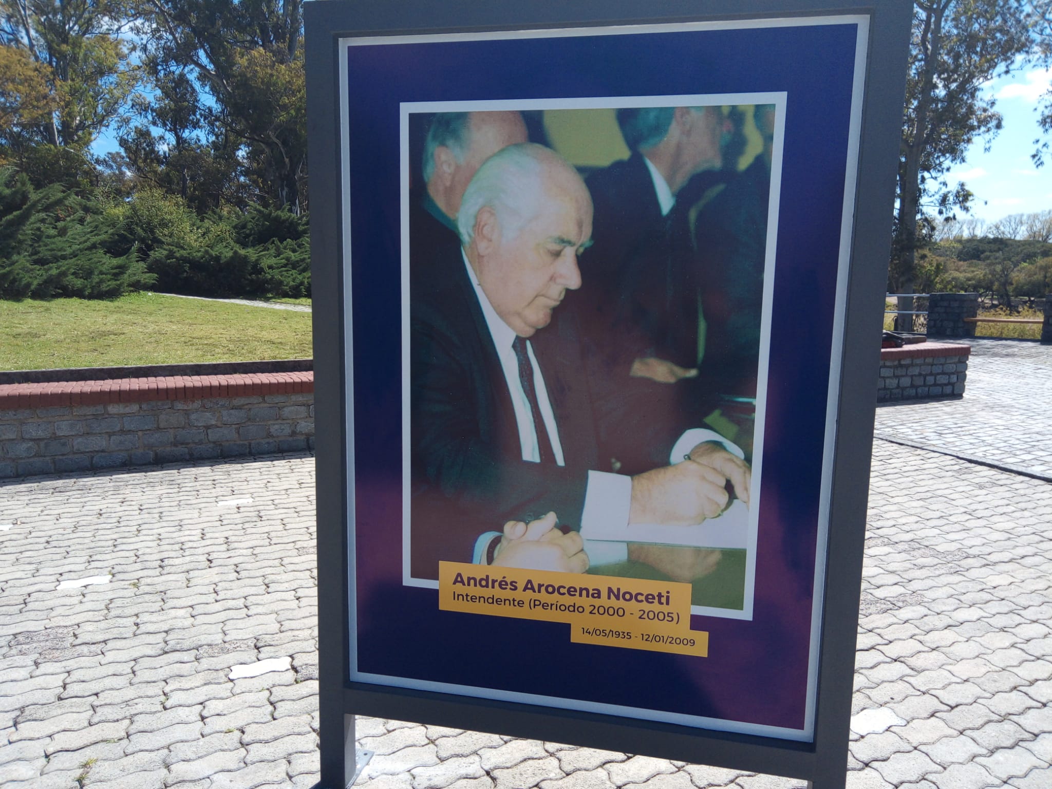 Exposición fotográfica en la explanada de la Piedra Alta 10