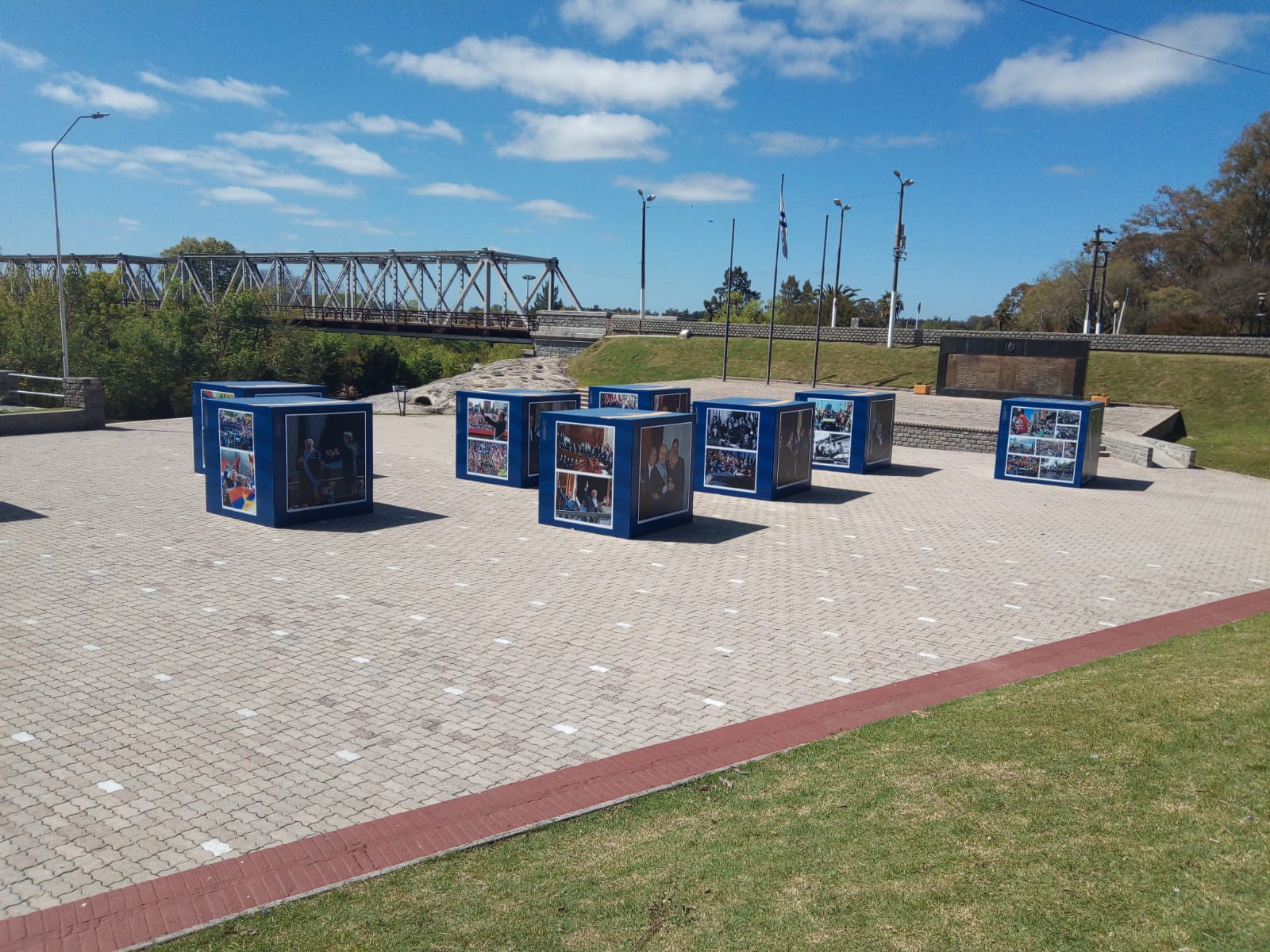 Exposición fotográfica en la explanada de la Piedra Alta 3