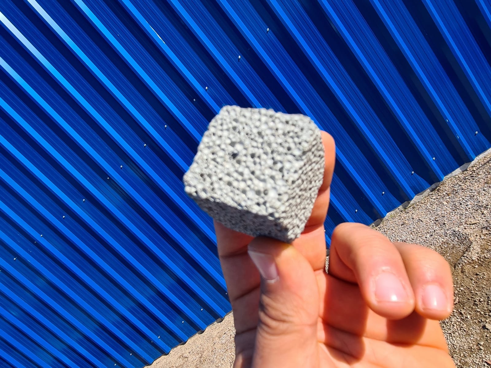 Importante fábrica de bloques de hormigón celular se instaló en Chamizo 5