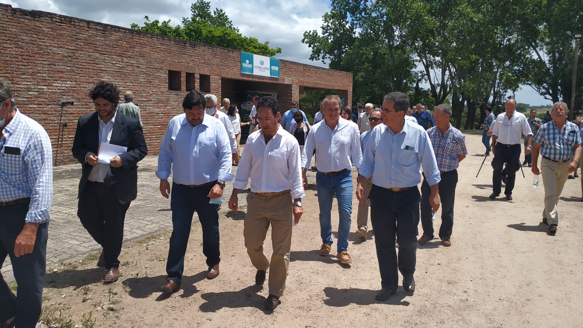 Ministro Adrián Peña participó del último Consejo Directivo del año de CAF realizado en Lanera Piedra Alta 3