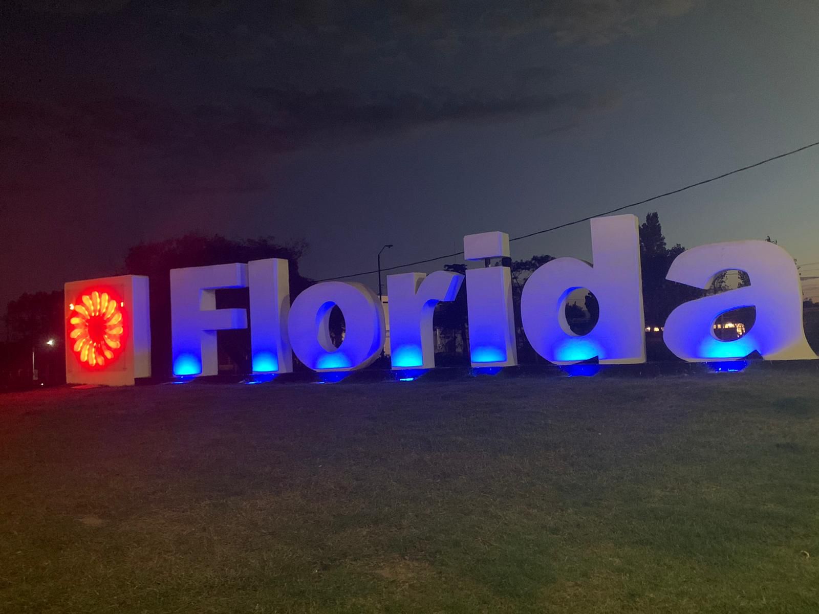 letras de florida iluminadas de azul