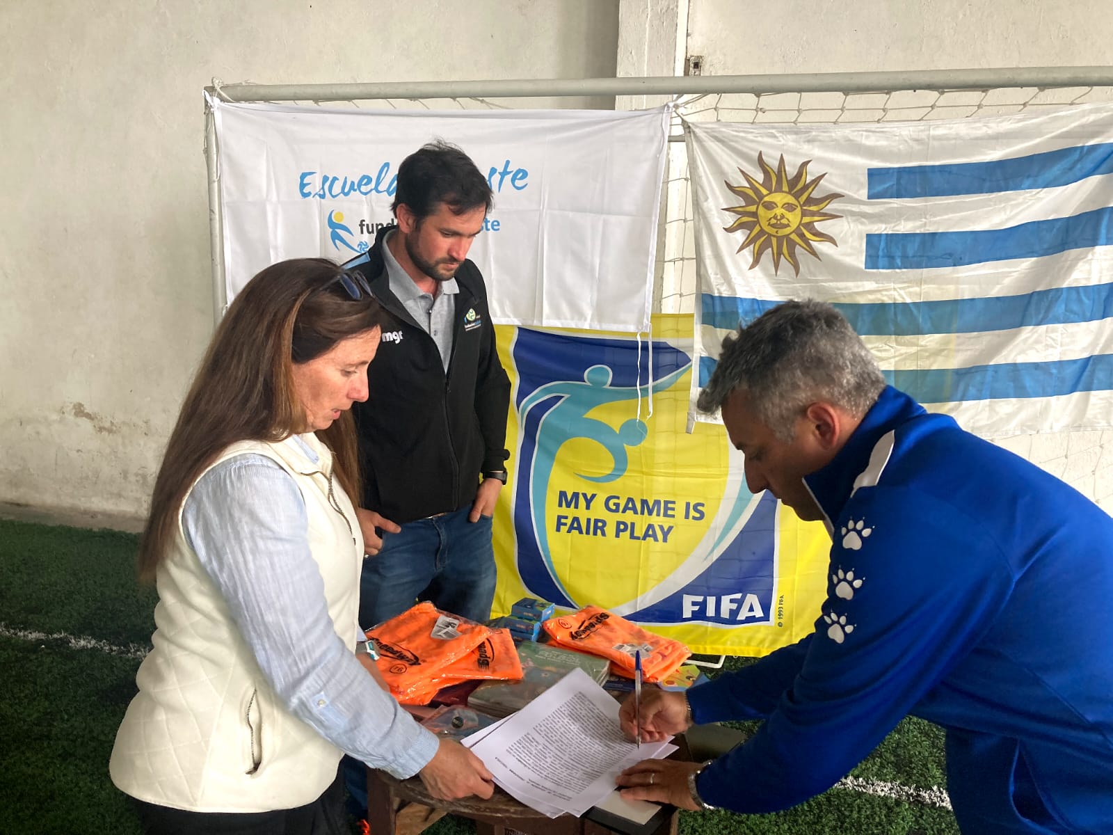 Sarandí Se firmó convenio entre escuela Gorriones Celestes y la Fundación Celeste. 4