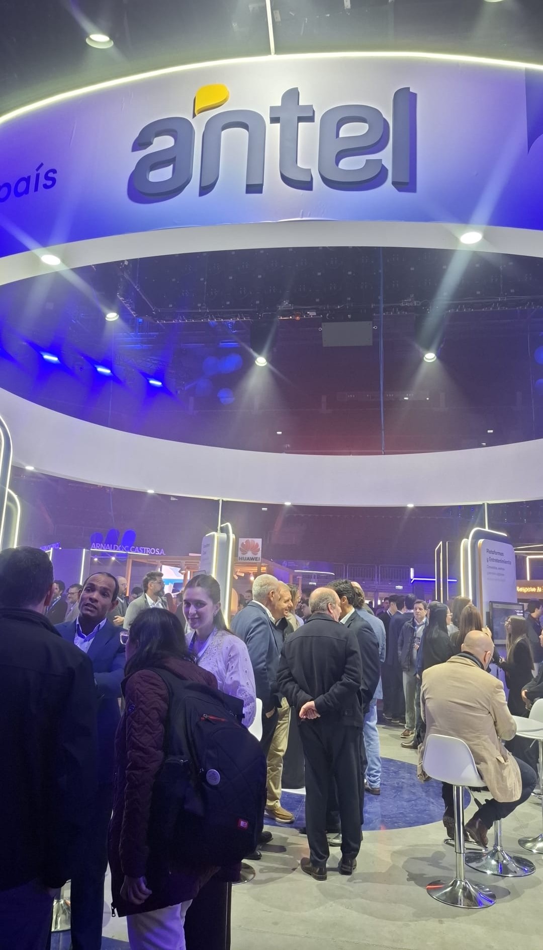 La_33_presente_en_la_Edición_2026_del_encuentro_tecnológico_Antel_Summit_4.jpg