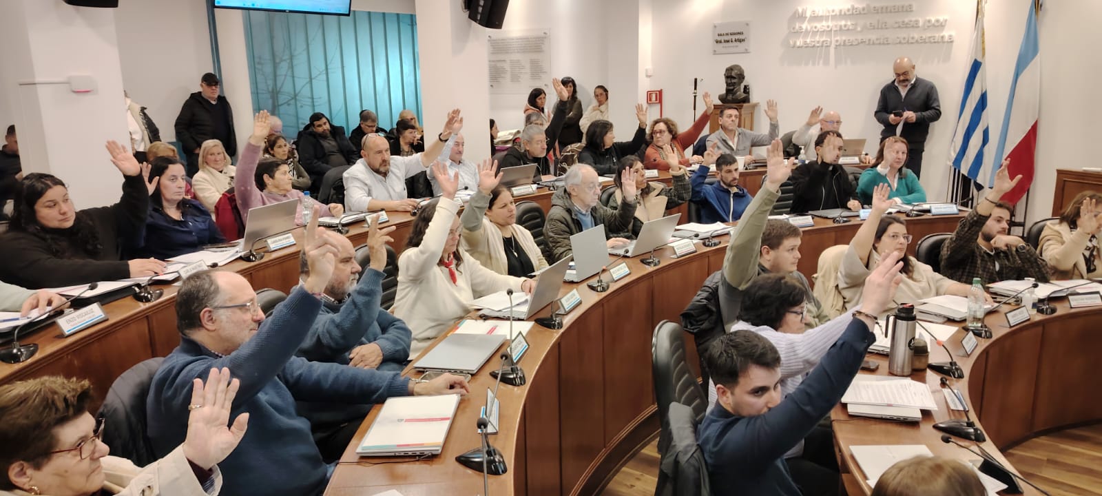 La_Junta_Departamental_aprobó_por_unanimidad_homenaje_a_nuestra_emisora.jpeg