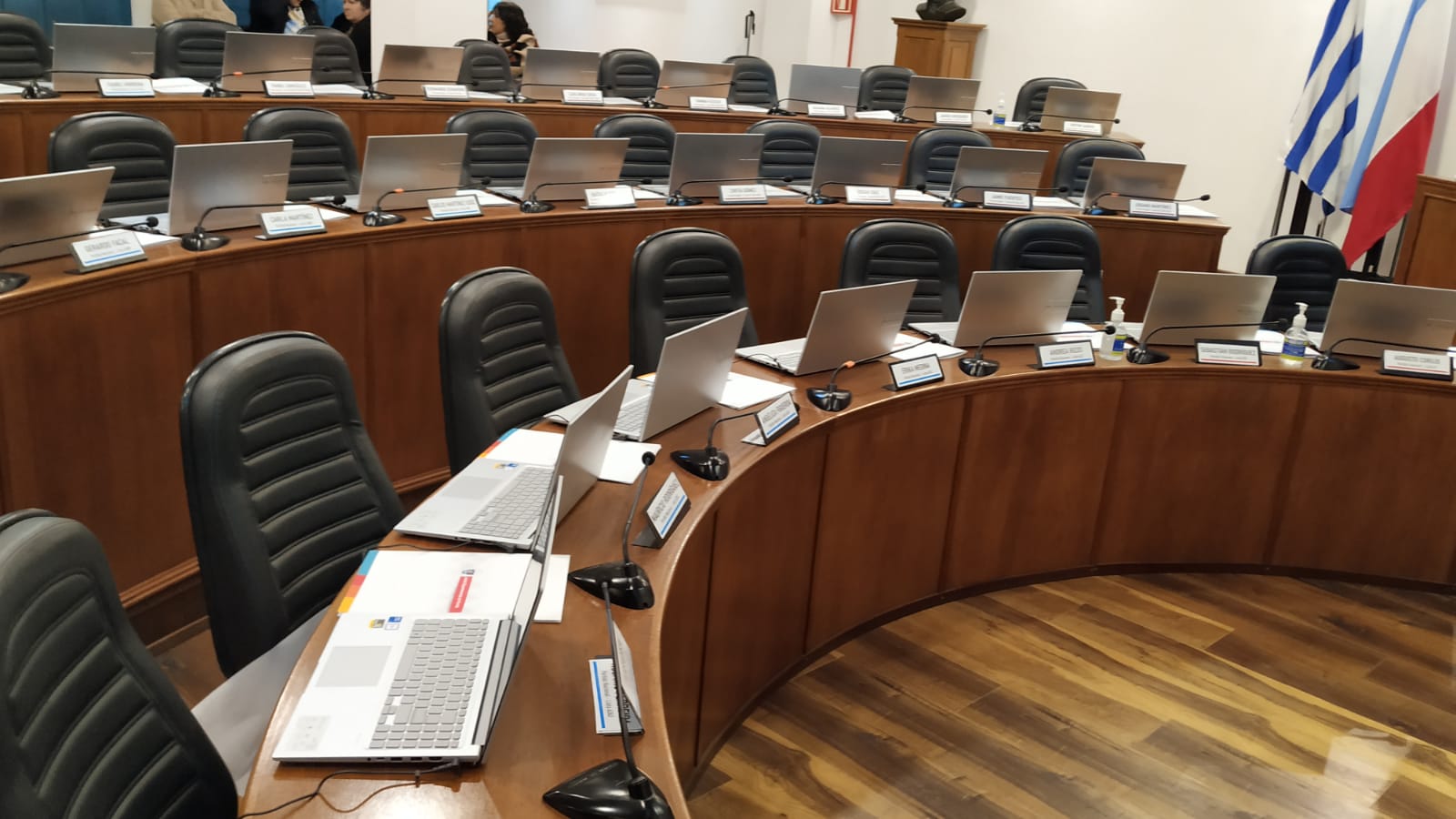 La_Junta_Departamental_aprobó_por_unanimidad_homenaje_a_nuestra_emisora_2.jpeg