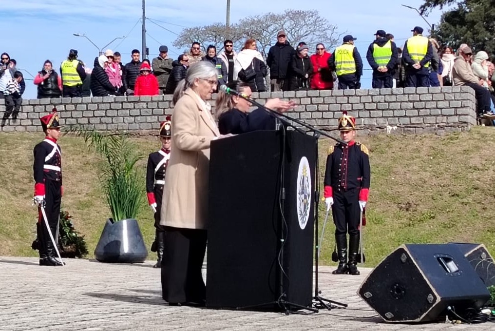 LuciA_Etcheverry_ministrs_25.jpg
