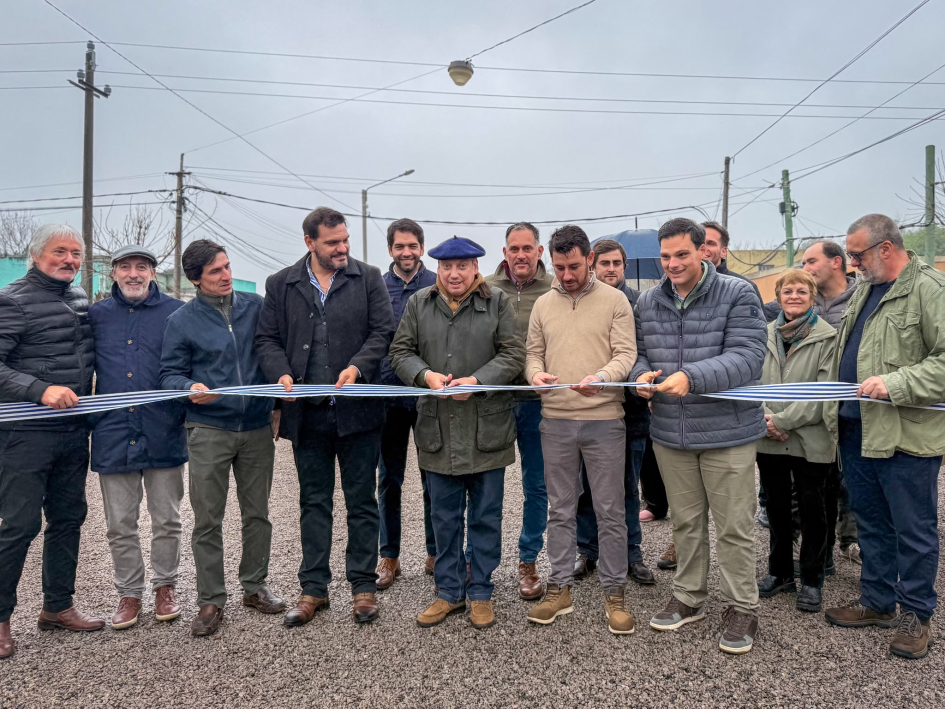 Quedaron_inauguradas_las_nuevas_calles_pavimentadas_del_barrio_12_de_Octubre.jpg