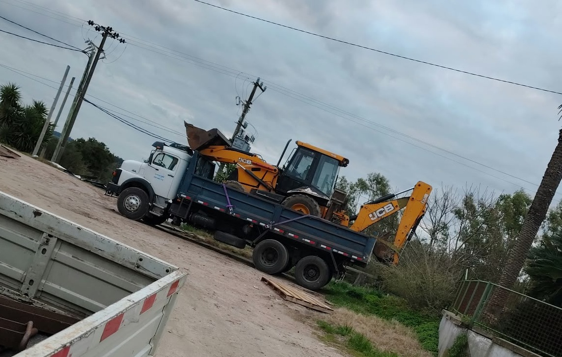 Recuperaron_un_camión_y_una_retroexcavadora_robados_en_la_zona_de_La_Macana_2.jpeg