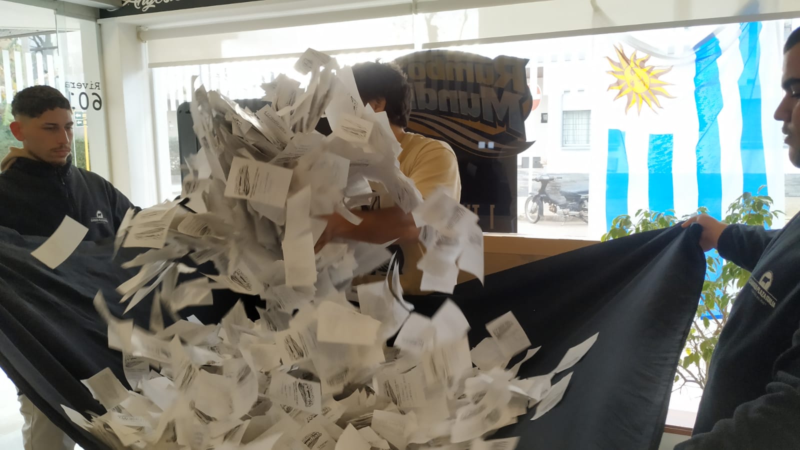 Rumbo_al_Mundial_Carnes_Plaza_Italia_realizó_el_último_sorteo_2.jpeg