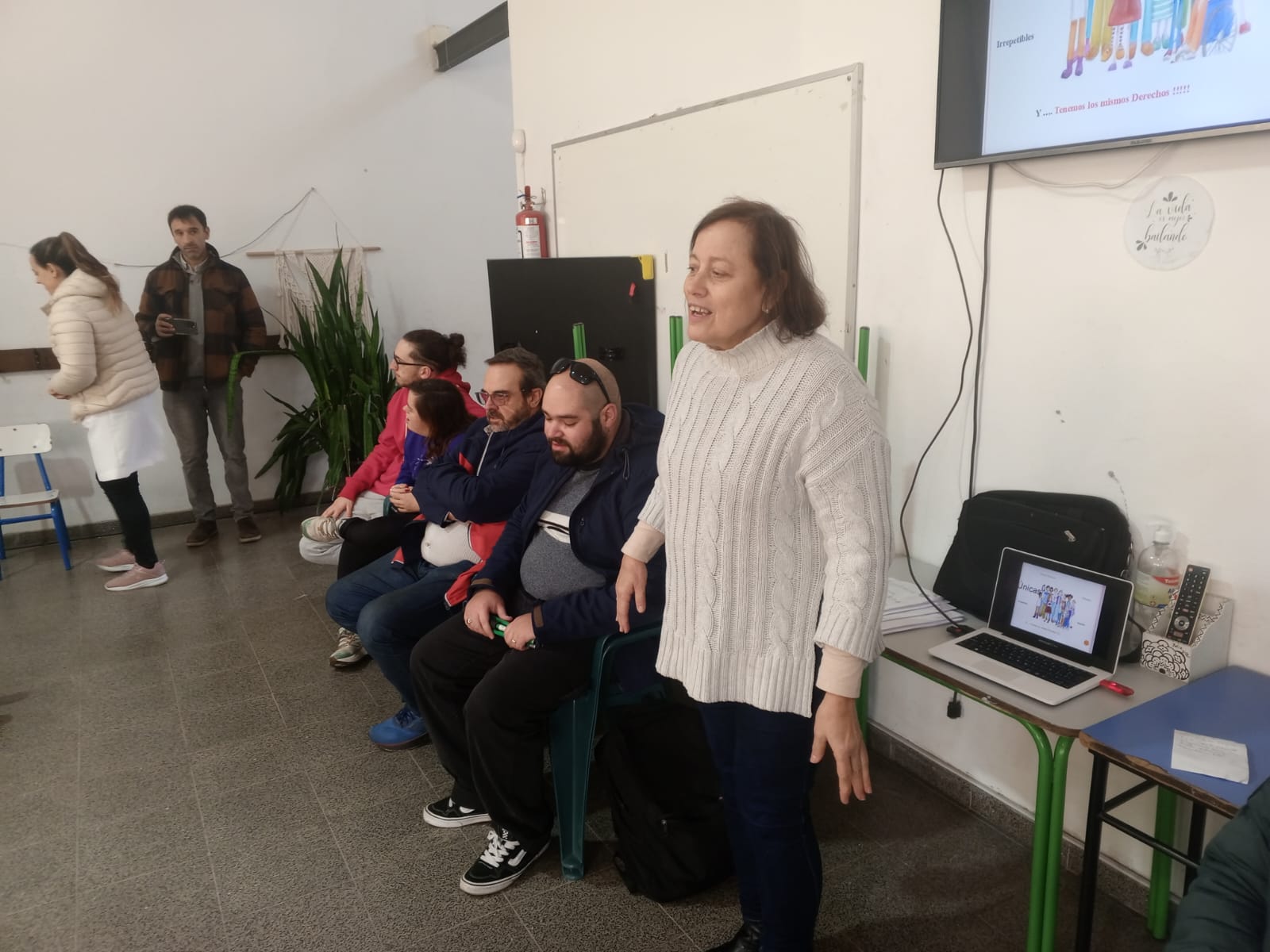 Taller_sobre_inclusión_y_discapacidad_llegó_a_la_Escuela_Nº_33_4.jpeg