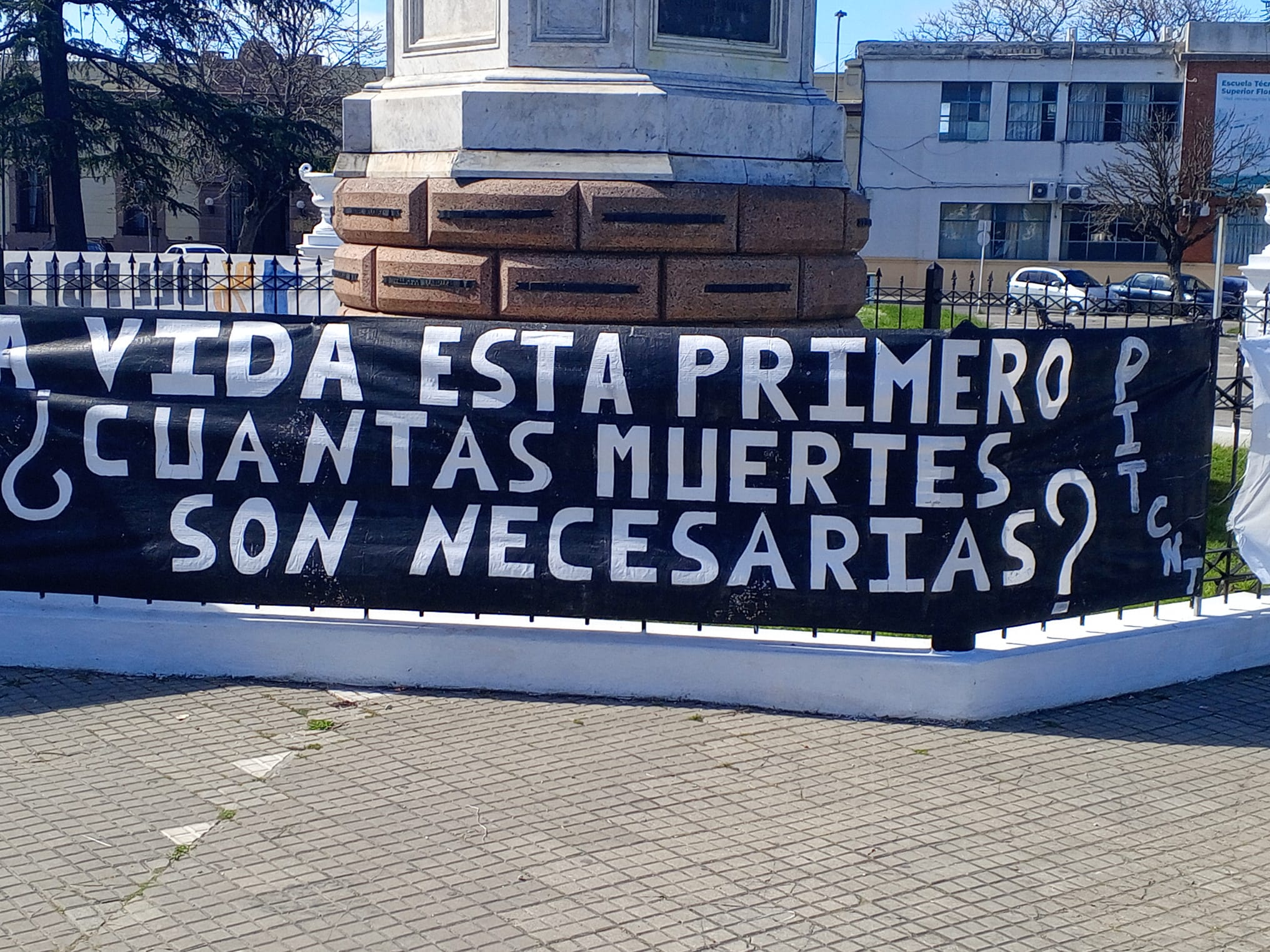 afd1075b-a148-44b2-8089-1e1f2aa205c4.jpg